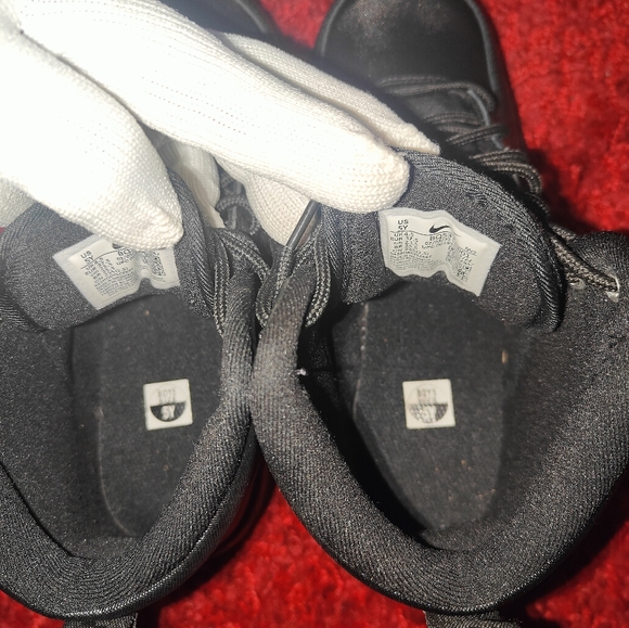 Boys Black Nike ACG Boots - Picture 4 of 6